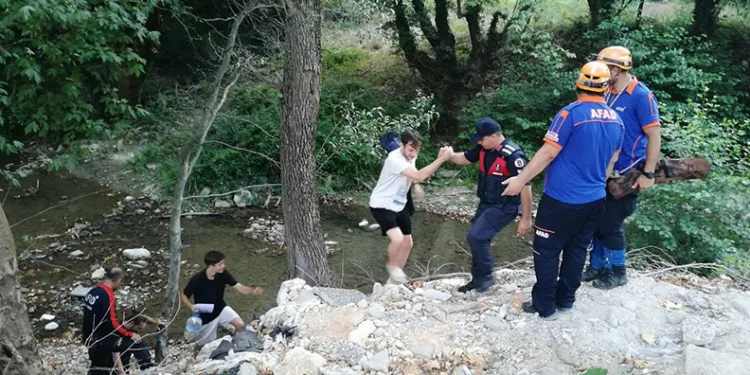 Bursa’da balık tutmaya giderken kaybolan gençleri AFAD buldu