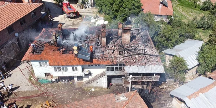 Bursa’da yangın kulesi, köyü kurtardı