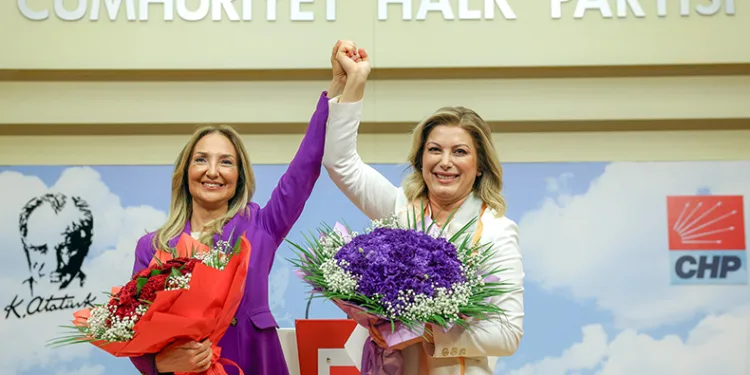 CHP’nin yeni Kadın Kolları Başkanı Asu Kaya görevi devraldı