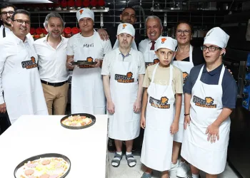 Şadi Özdemir, özel çocuklarla pizza yaptı