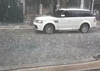 Bahçelievler’de dolu etkili oldu