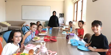 Osmangazi’nin atölyelerinde çocuklar hayatı öğreniyor