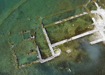 İznik Gölü’ndeki bazilika, kuralıktan dolayı gün yüzüne çıktı