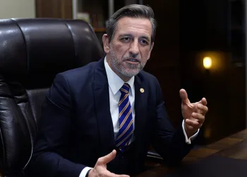 “Yatırımların önünü açmalıyız”