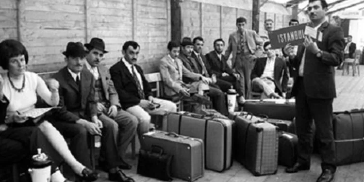 Almanya’ya giden Türk işçilere verilen öğütler