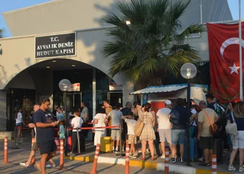 Tatilciler Yunan Adalarına akın etti