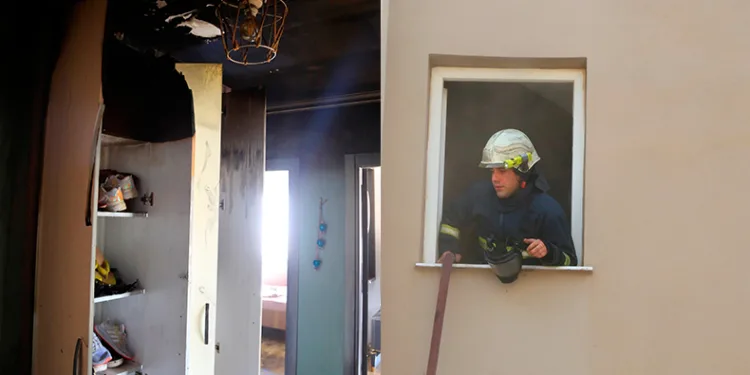 Panik içinde apartmanı boşalttılar