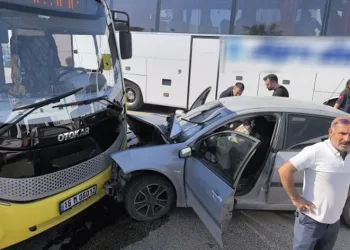 Zincirleme kaza kamerada: 2 yaralı