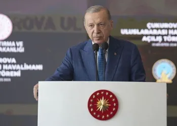 “Havalimanımızı karalamak için kendilerini paralıyorlar”