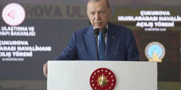 “Havalimanımızı karalamak için kendilerini paralıyorlar”