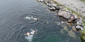 Serinlemek isteyenler soluğu Karasu Çayı’nda alıyorlar