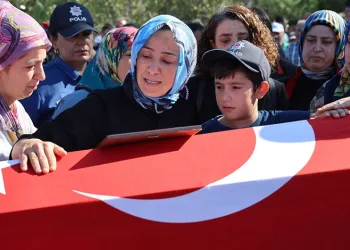 Şehit polis son yolculuğuna uğurlandı