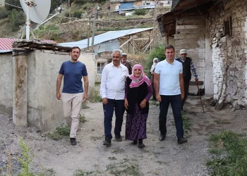 72 yaşında köyüne muhtar oldu