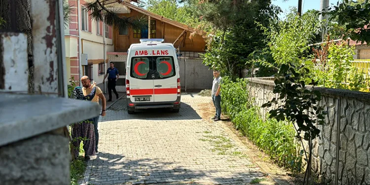 82 yaşındaki adam iskeleden düştü ağır yaralandı