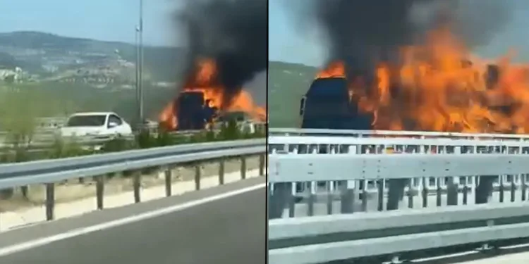 Seyir halindeki tır alev topuna döndü