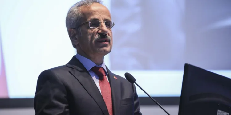 Uraloğlu, Instagram yetkilileri ile görüşecek