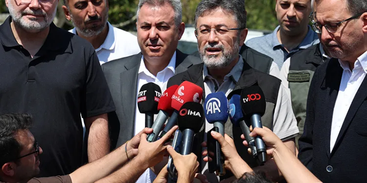 “İzmir Yamanlar’daki yangın kontrol altında”