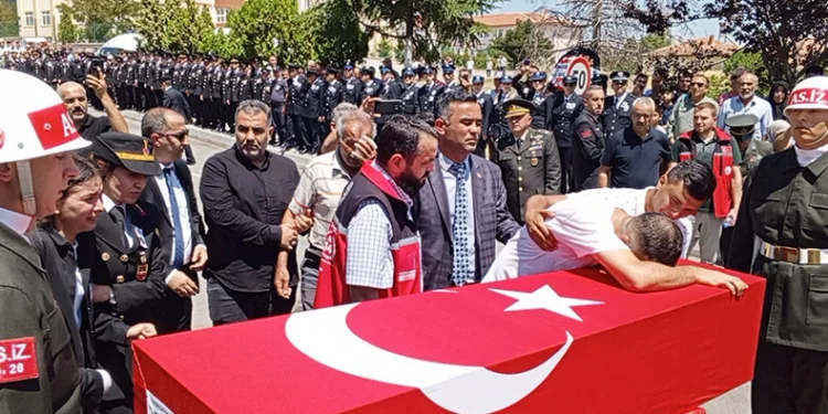 Pençe kilit şehidi son yolculuğuna uğurlanıyor