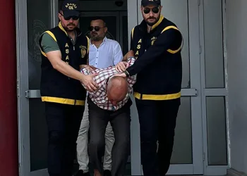 Cezaevinden çıktı, arkadaşını öldürüp cesedini kanala attı