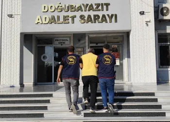 Ağrı’da 4 farklı suçtan aranan şahıs yakalandı