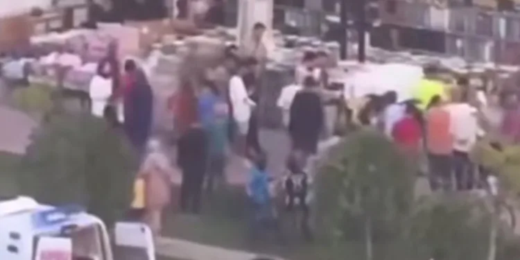 12. kattan atlayan kişi, iş yeri sahibinin üzerine düştü