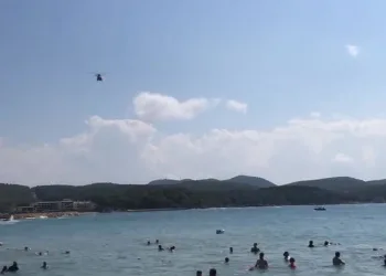 Serinlemek için girdiği denizde kayboldu