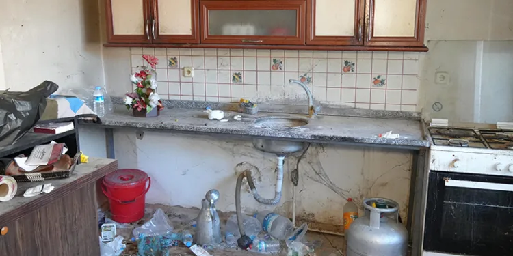 Çöp eve ekipler müdahale etti
