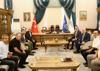 Başkan Bozbey, su sorunu çeken köylülerle bir araya geldi