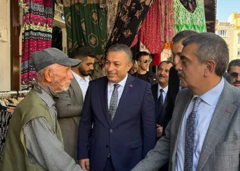 Bakan Tekin, Kilis’te esnafı ziyaret etti
