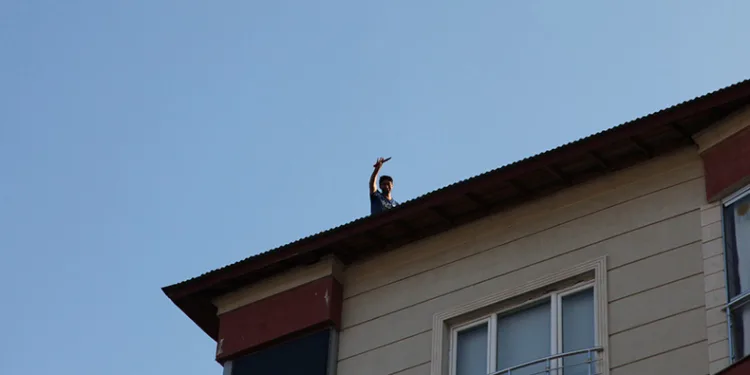 Ahlat’ta intihar girişimi