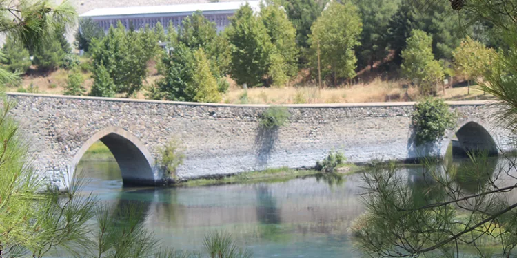 Tarihi Ceyhan Taş Köprü tekrardan turizme kazandırılacak