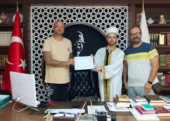 Alanya’ya tatile geldi Müslüman oldu