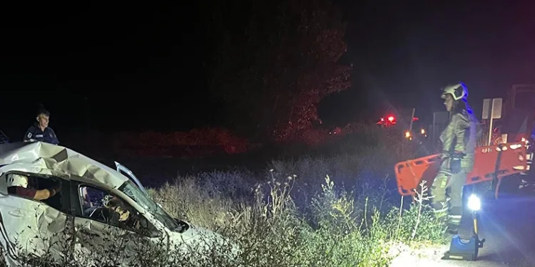Ankara’da otomobil ile kamyon çarpıştı