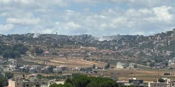 İsrail, Lübnan’ın güneyindeki köyü vurdu