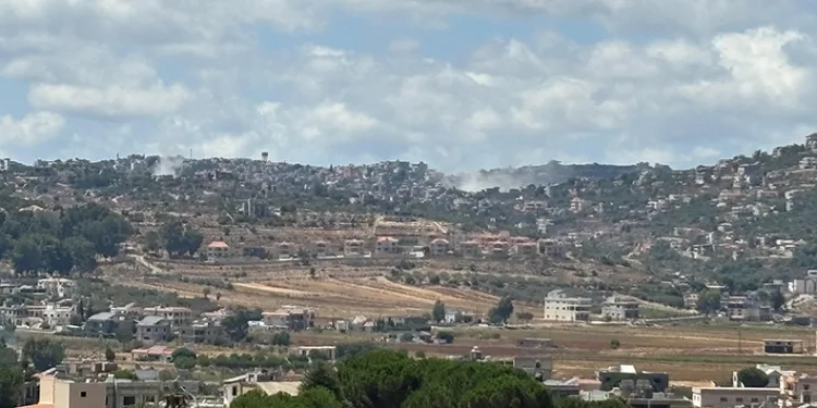 İsrail, Lübnan’ın güneyindeki köyü vurdu