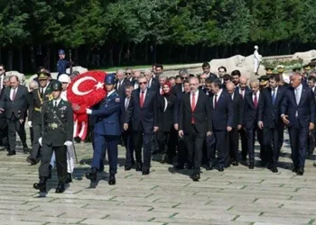 Devlet erkanından Anıtkabir ziyareti