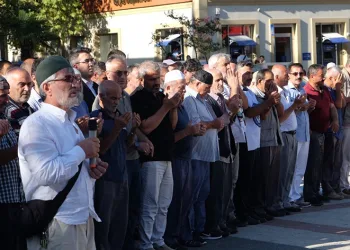 Haniye için cenaze namazı kılındı