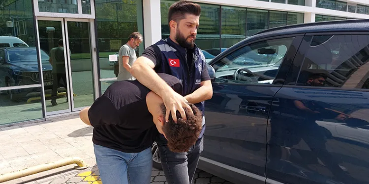 Uyuşturucu ticaretinden tutuklandı