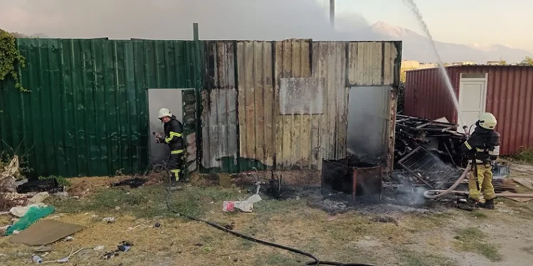 Hatay’da depo yangını