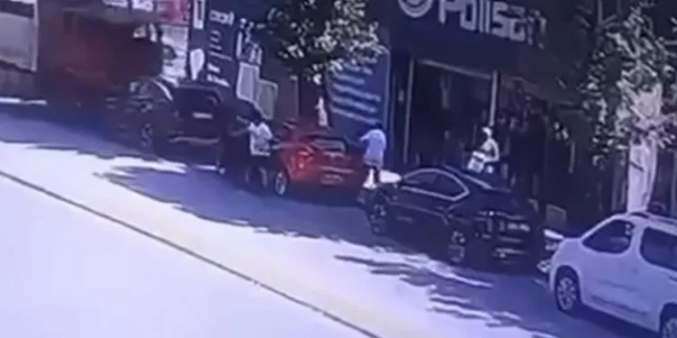 Freni boşalan kamyon dehşet saçtı