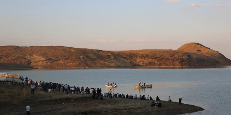 Su seviyesinin yükselmesi ile derede mahsur kalan 16 kişi kurtarıldı