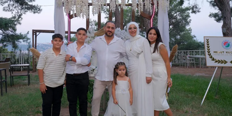 20 yıl sonra düğün yaptılar