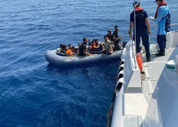 Ayvacık açıklarında 18 kaçak göçmen yakalandı