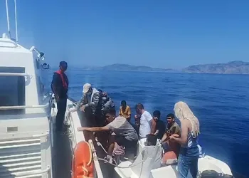 Marmaris’te 19 düzensiz göçmen kurtarıldı