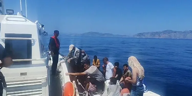 Marmaris’te 19 düzensiz göçmen kurtarıldı
