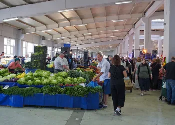 Orhangazi Belediyesi Kapalı Pazaryerini Yenileyerek Hizmete Sundu