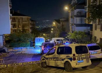 Komşular arasında çıkan kavgada kan aktı