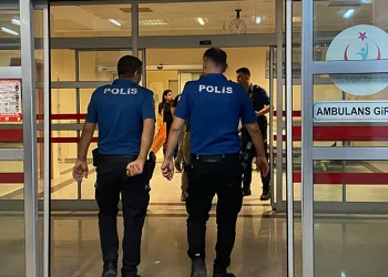 Yaşı küçük çocuklar tekme tokat dövdü