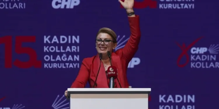 CHP Kadın Kolları Genel Başkanlığı’na Asu Kaya seçildi