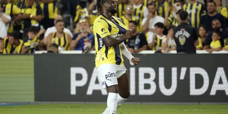 Fenerbahçe’de Allan Saint-Maximin asistle başladı